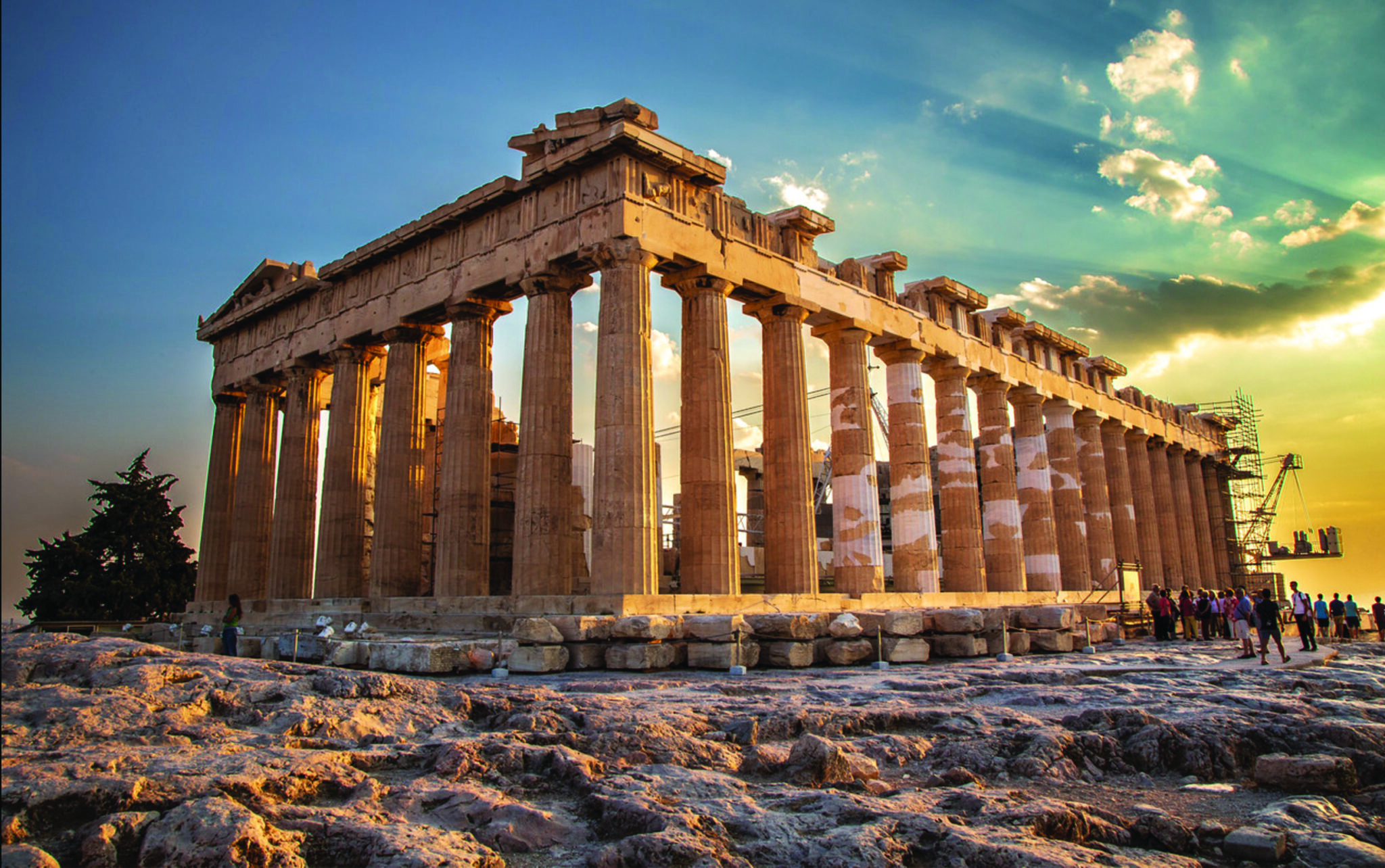 the ruins of the pantheon with columns